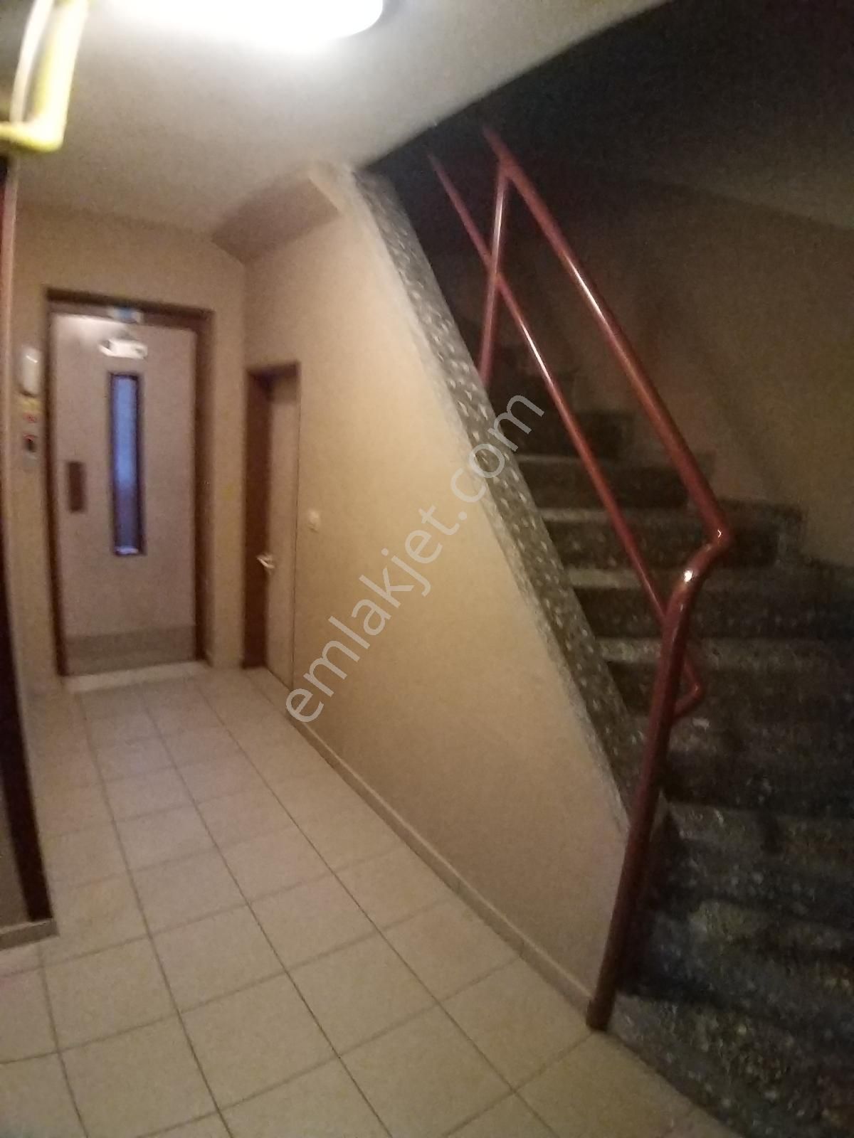 Bucamenderes Caddesinde//uçanyolyakını//asansörlü//90m2-2+1 - Görsel 19