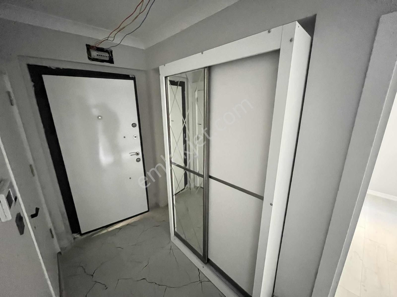 2+1 90 M2 Teras Balkon Cam Balkon Vestiyer Duşakabin Full Yapılı