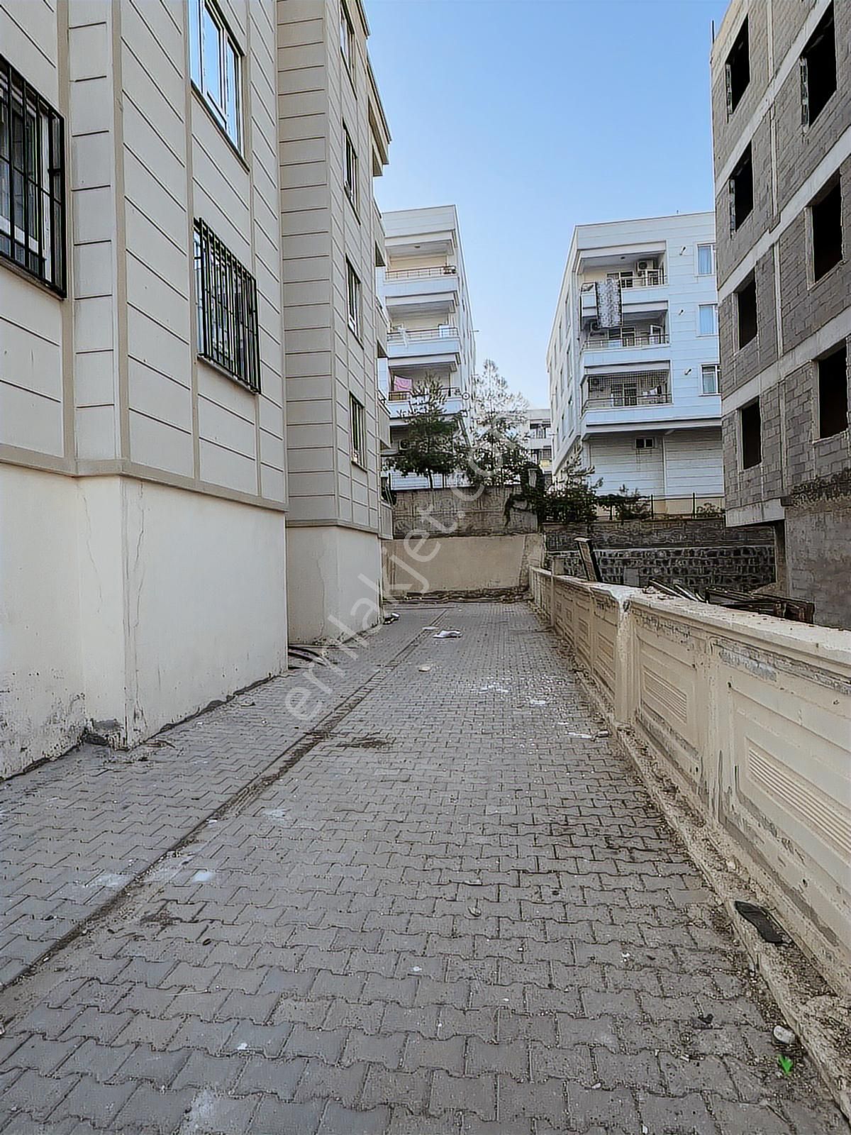 Karaköprü Seyrantepe'de 2+0 Acil Kiralık Daire - Görsel 2