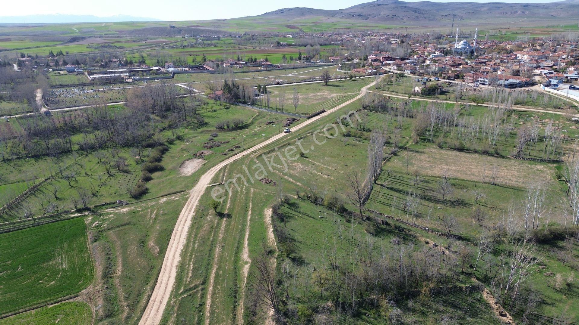 Konya / Ilgın / Çavuşcu Mahallesinde 364 M² Müstakil Tapulu Konut İmarlı Arsa