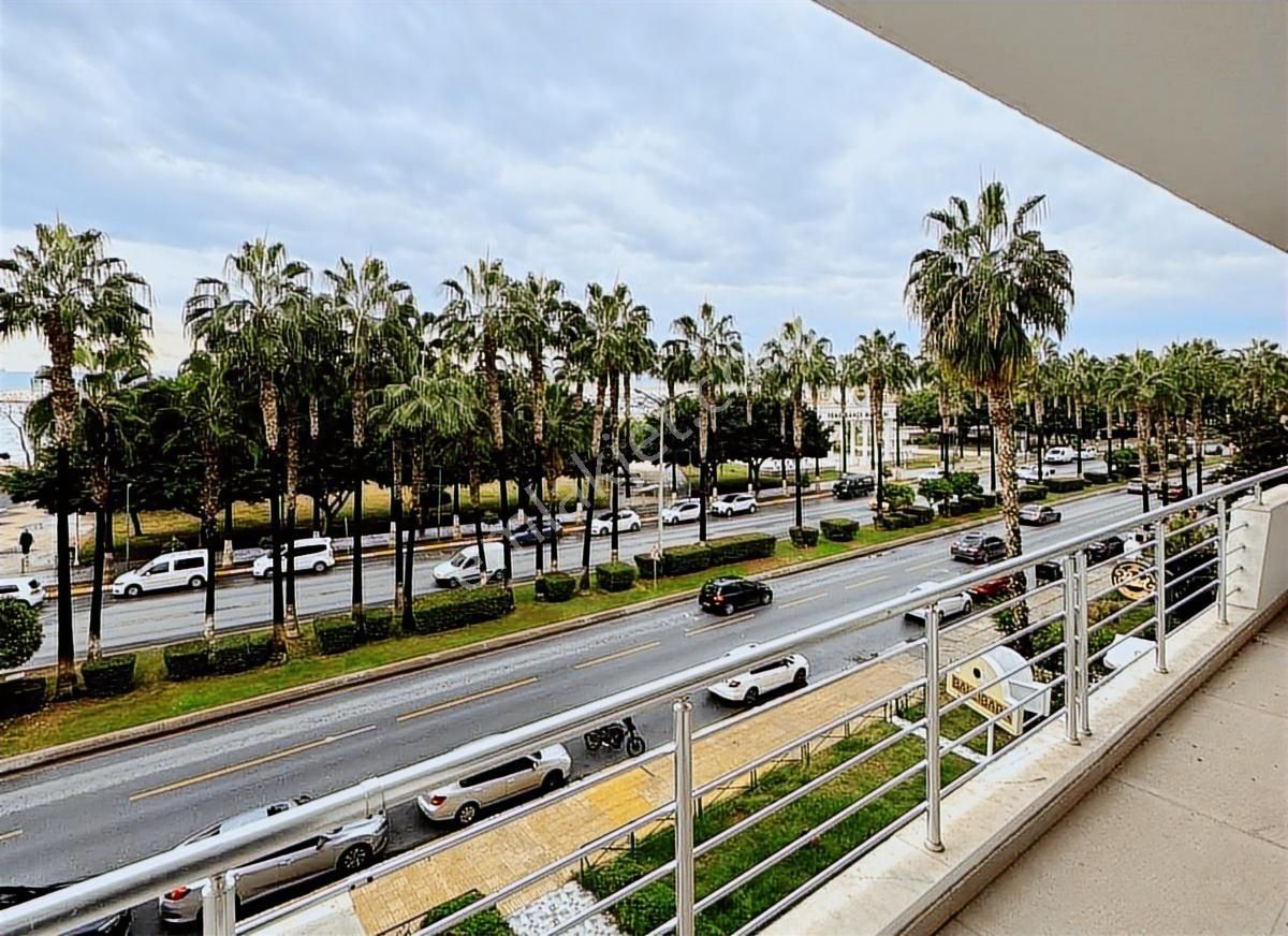 Fb Meydanı, Park Ve Deniz Manzaralı Lüks Geniş Daire