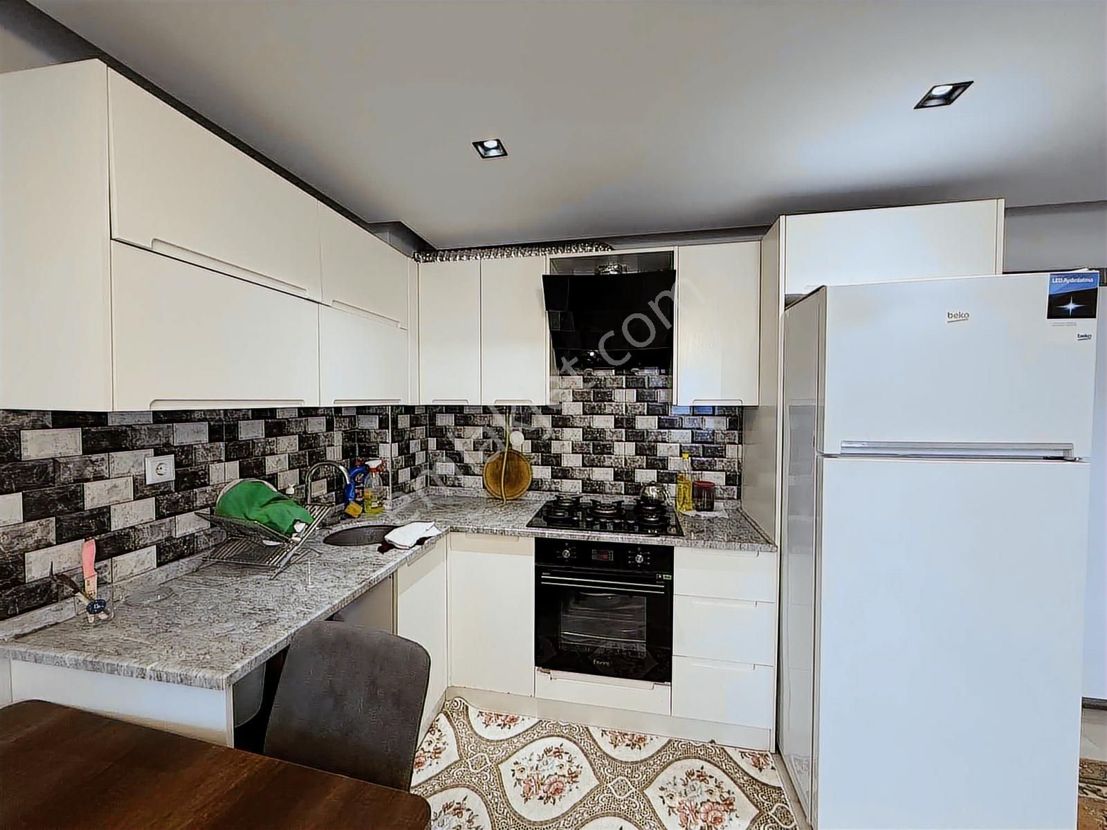 Atakan Lay'dan Atakent'te Tramvaya Cephe Satılık Eşyalı 1+1daire - Görsel 16