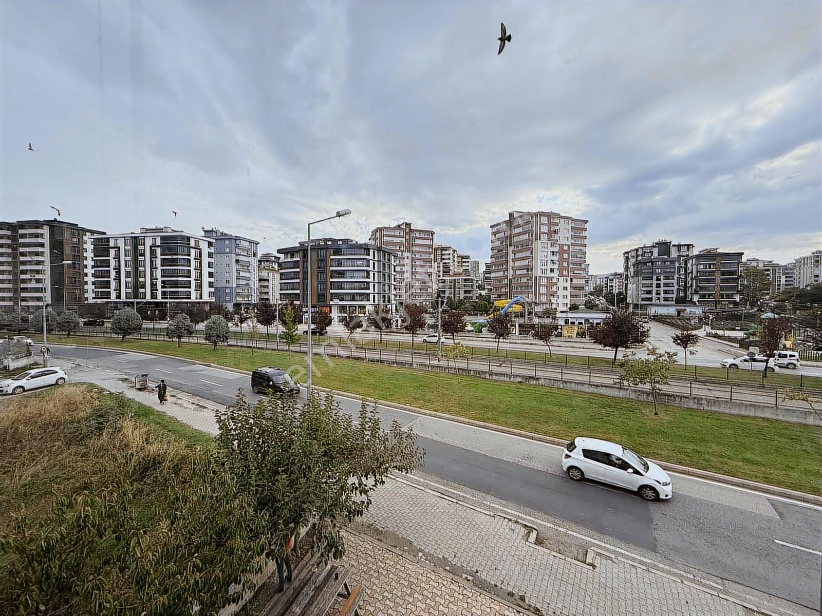 Atakan Lay'dan Atakent'te Tramvaya Cephe Satılık Eşyalı 1+1daire - Görsel 25