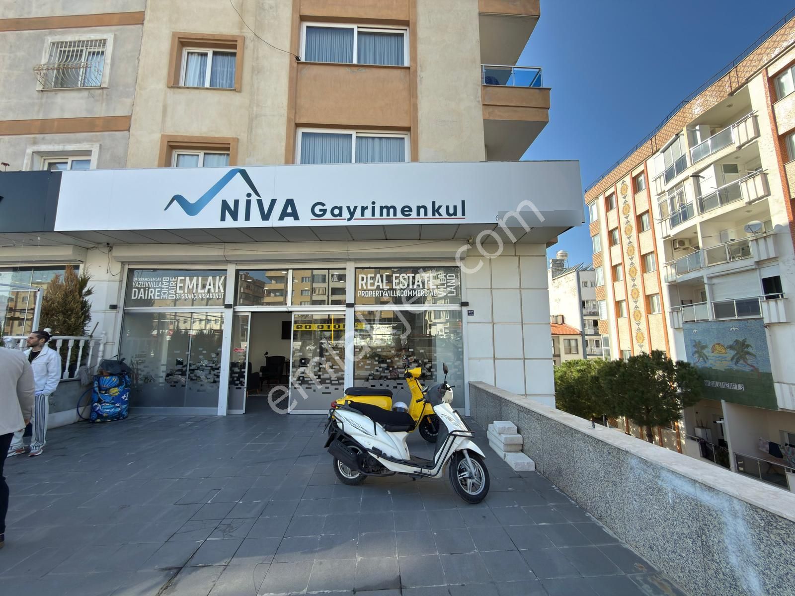 Aclass'dan Kusadasında Satılık İşlek Ana Yol Uzerınde Otoparklı Kıracılı Satılık İş Yeri - Görsel 4