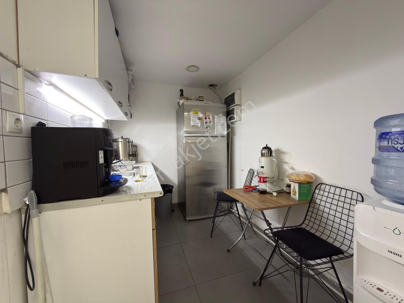 Aclass'dan Kusadasında Satılık İşlek Ana Yol Uzerınde Otoparklı Kıracılı Satılık İş Yeri - Görsel 17