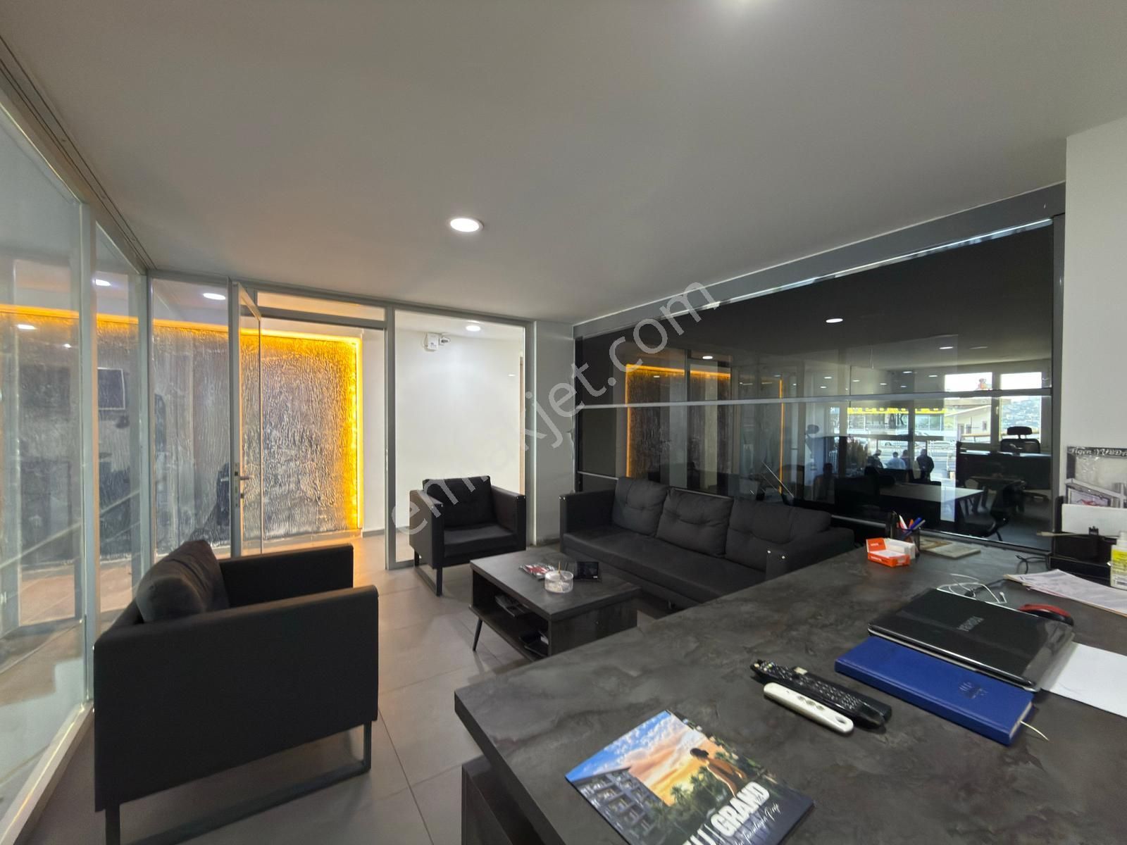 Aclass'dan Kusadasında Satılık İşlek Ana Yol Uzerınde Otoparklı Kıracılı Satılık İş Yeri - Görsel 22