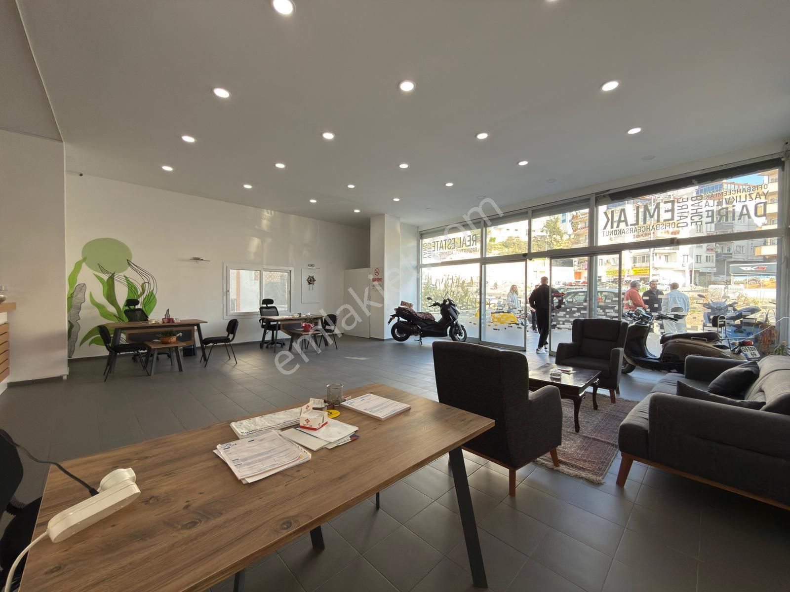 Aclass'dan Kusadasında Satılık İşlek Ana Yol Uzerınde Otoparklı Kıracılı Satılık İş Yeri - Görsel 25