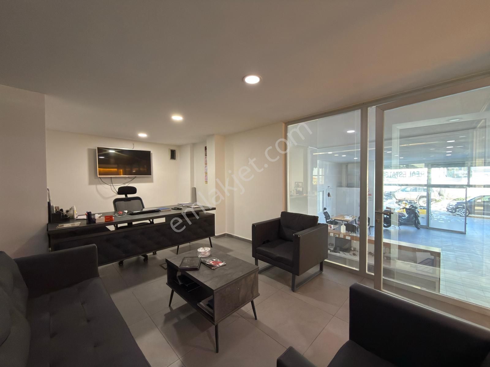 Aclass'dan Kusadasında Satılık İşlek Ana Yol Uzerınde Otoparklı Kıracılı Satılık İş Yeri - Görsel 23