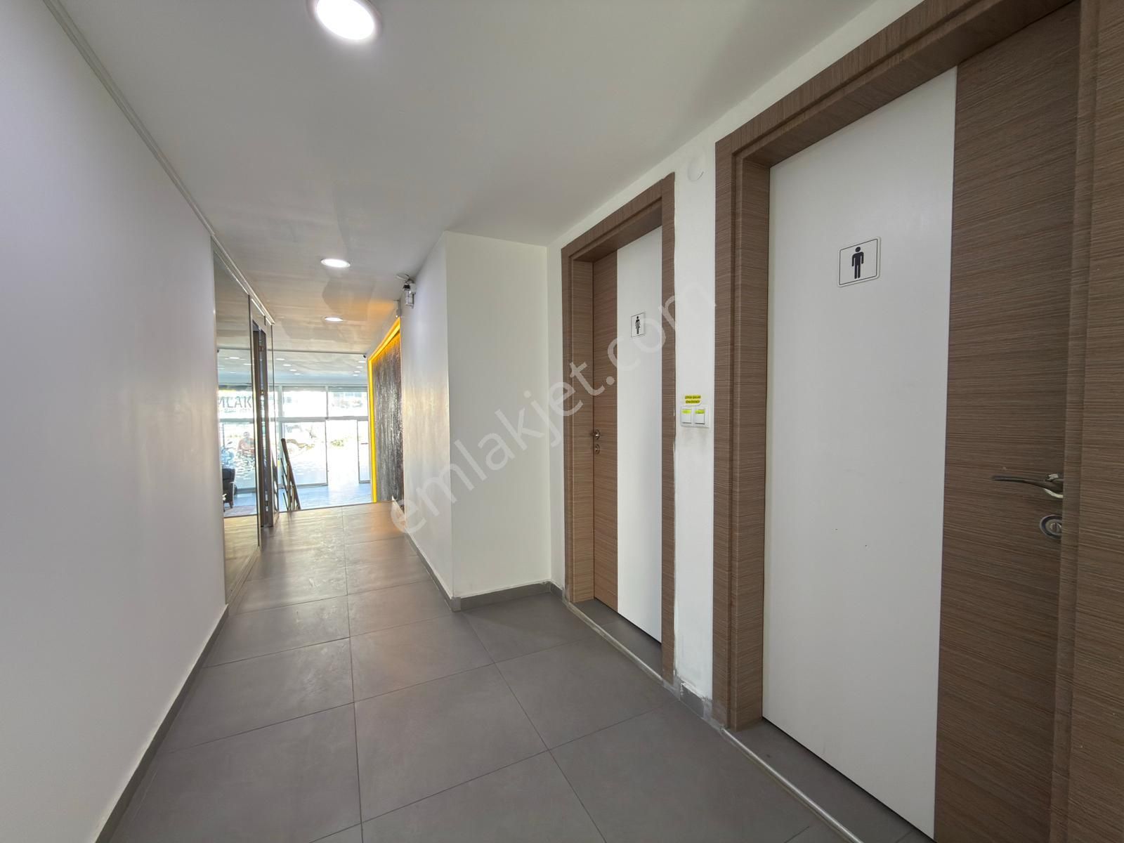 Aclass'dan Kusadasında Satılık İşlek Ana Yol Uzerınde Otoparklı Kıracılı Satılık İş Yeri - Görsel 11