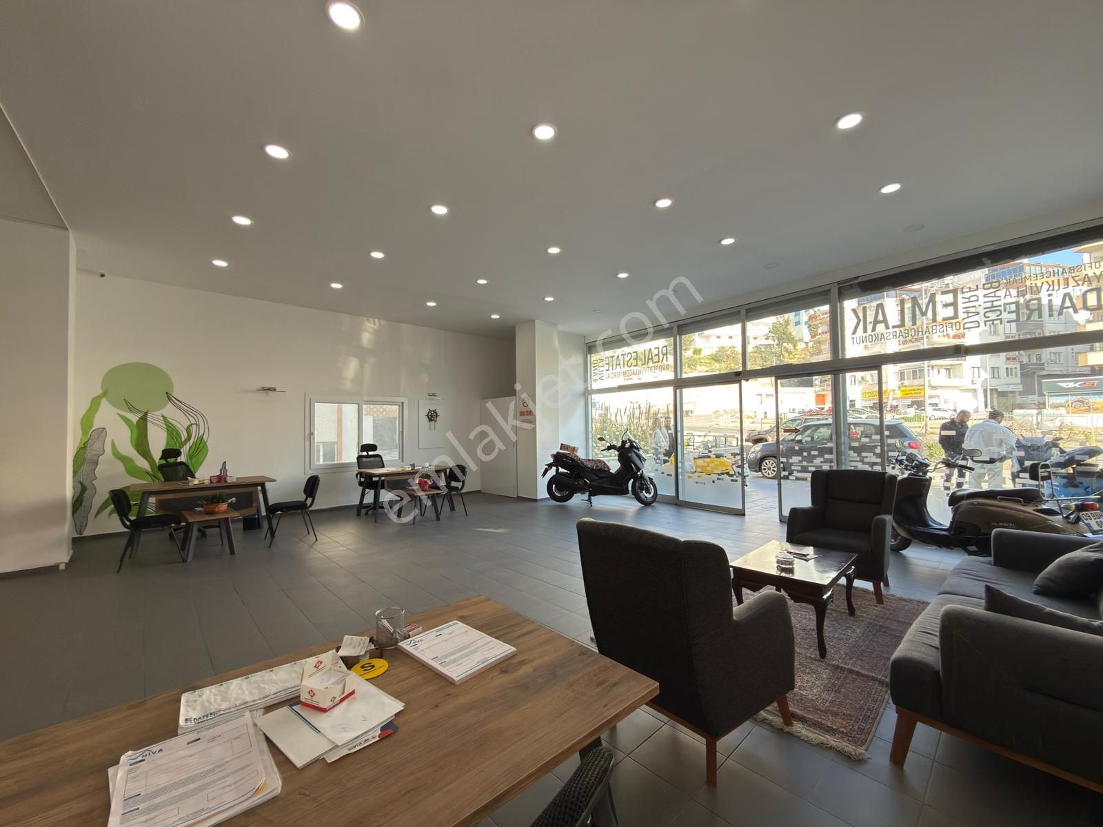 Aclass'dan Kusadasında Satılık İşlek Ana Yol Uzerınde Otoparklı Kıracılı Satılık İş Yeri - Görsel 27