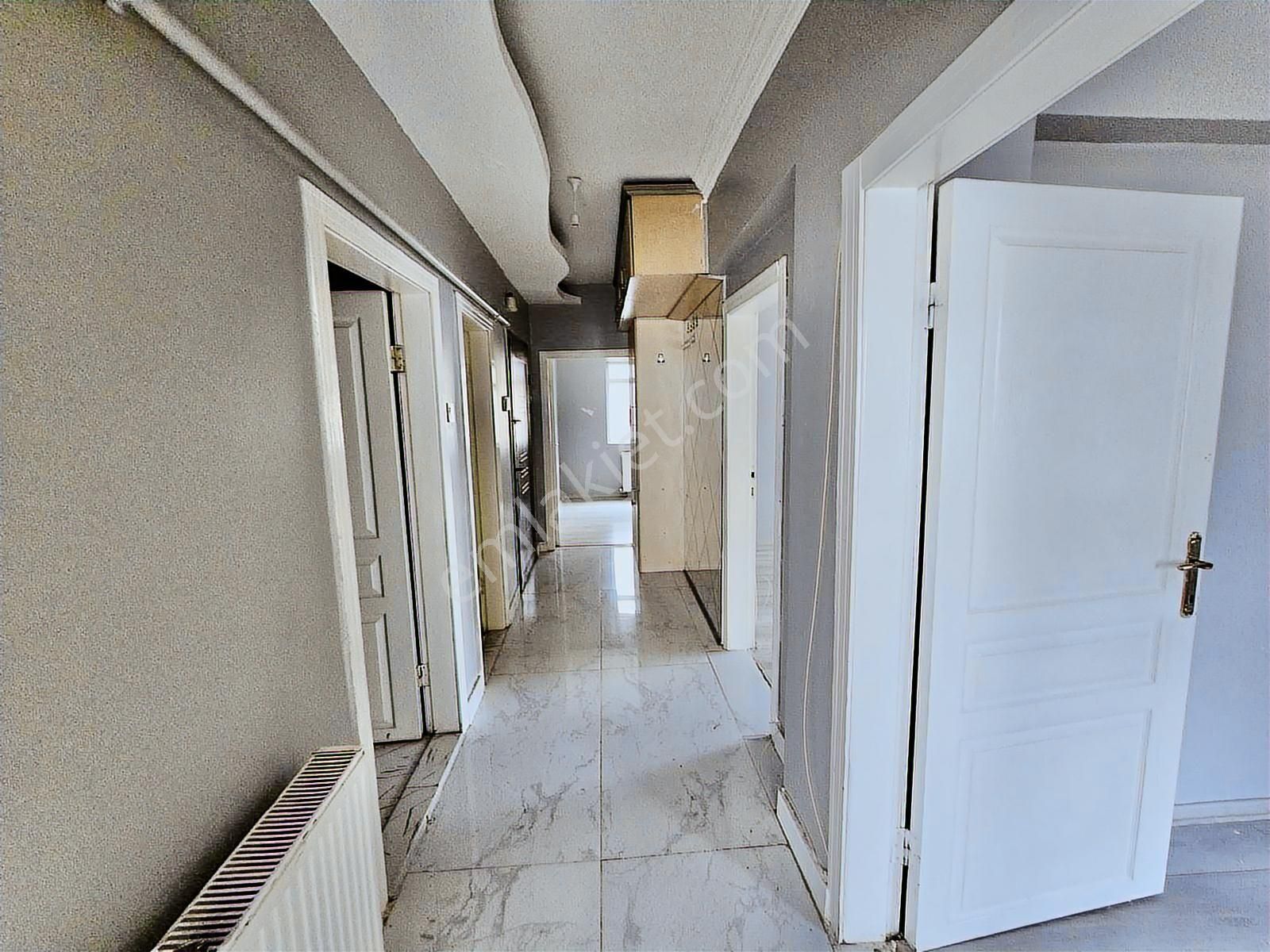 Sincan Pınarbaşı Mah. 3+1 Full Yapılı Ara Katta Satılık Daire - Görsel 31