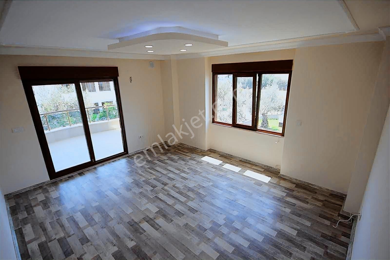 Altınoluk'ta Havuzlu Sitede 2+1 Modern Daire Erim Gayrimenkul - Görsel 7