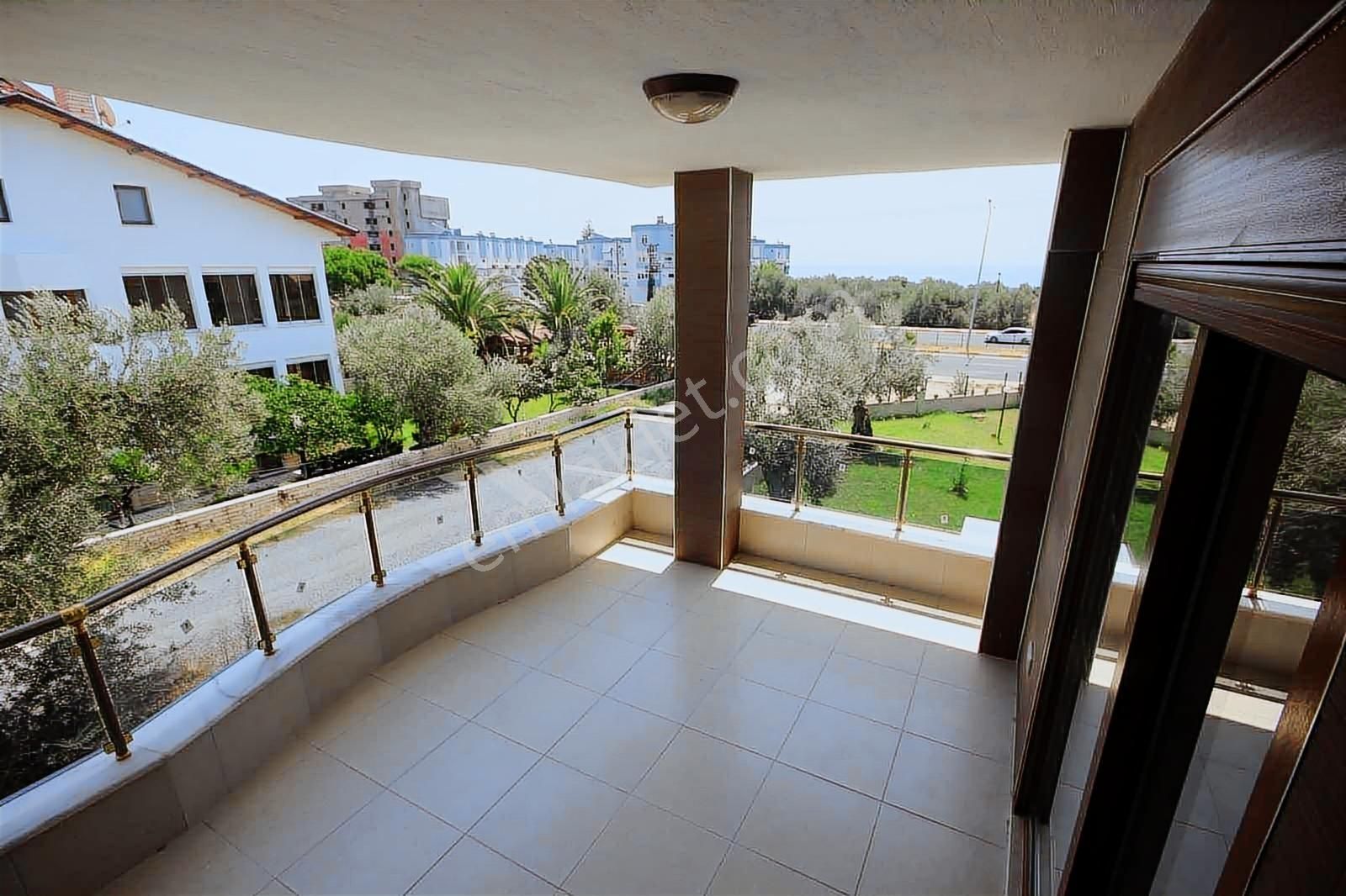 Altınoluk'ta Havuzlu Sitede 2+1 Modern Daire Erim Gayrimenkul - Görsel 2