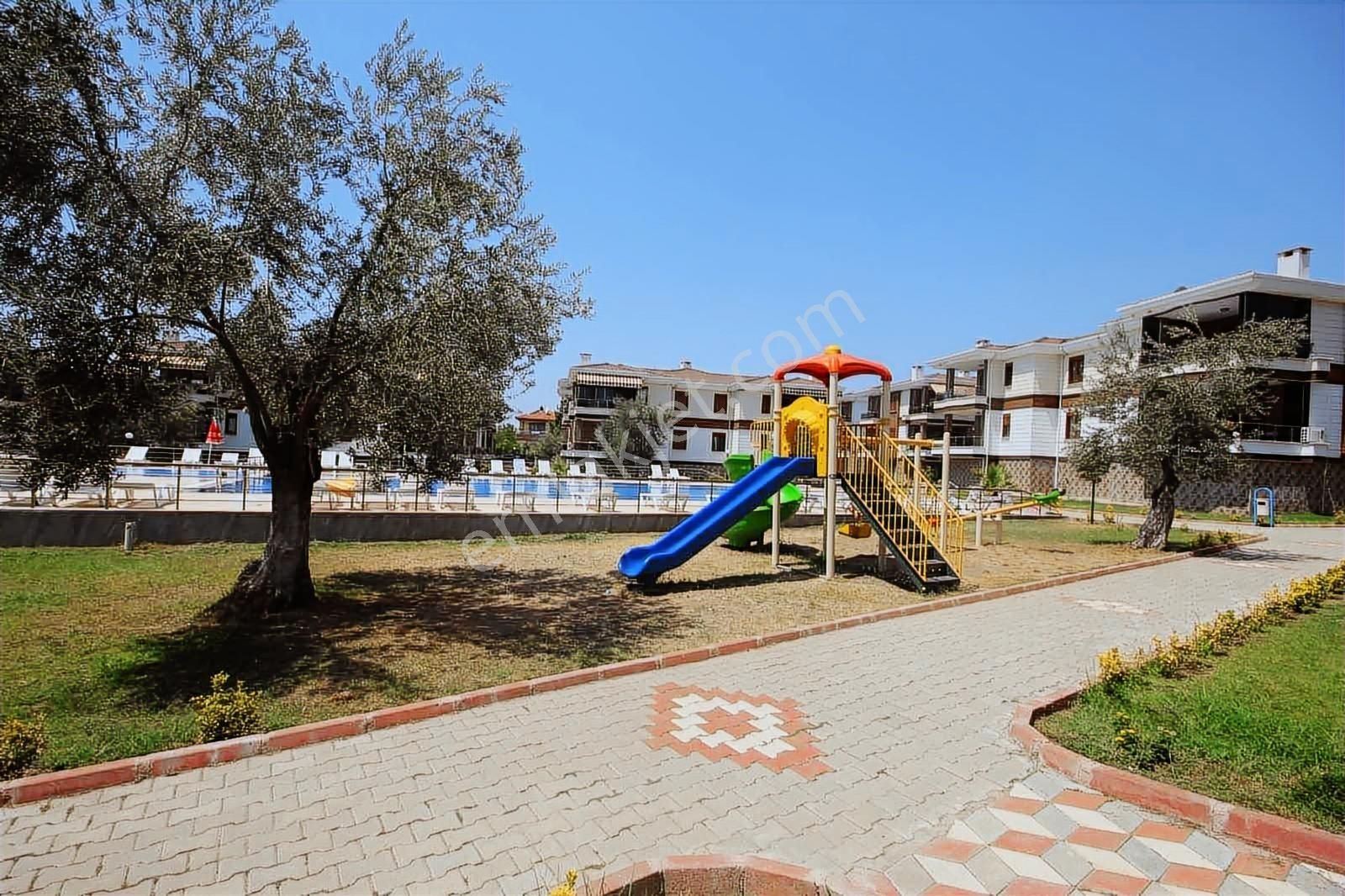 Altınoluk'ta Havuzlu Sitede 2+1 Modern Daire Erim Gayrimenkul - Görsel 34