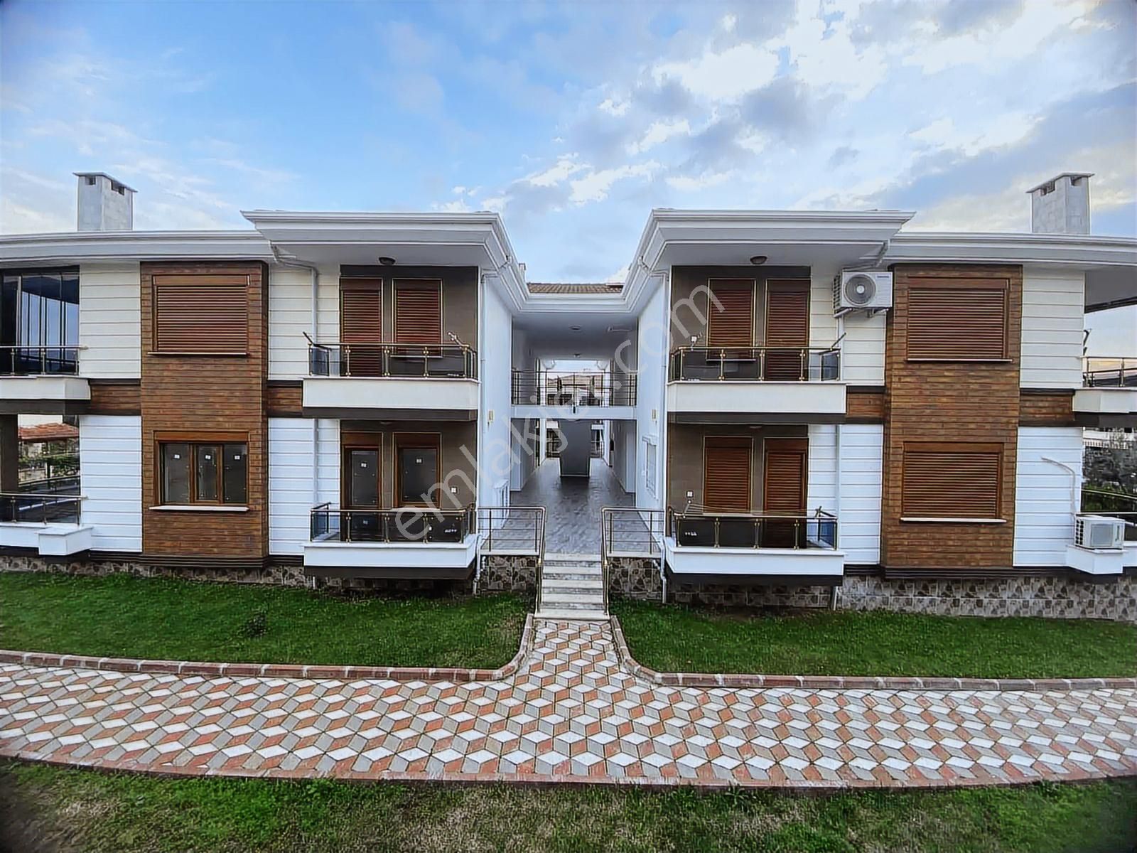 Altınoluk'ta Havuzlu Sitede 2+1 Modern Daire Erim Gayrimenkul - Görsel 15