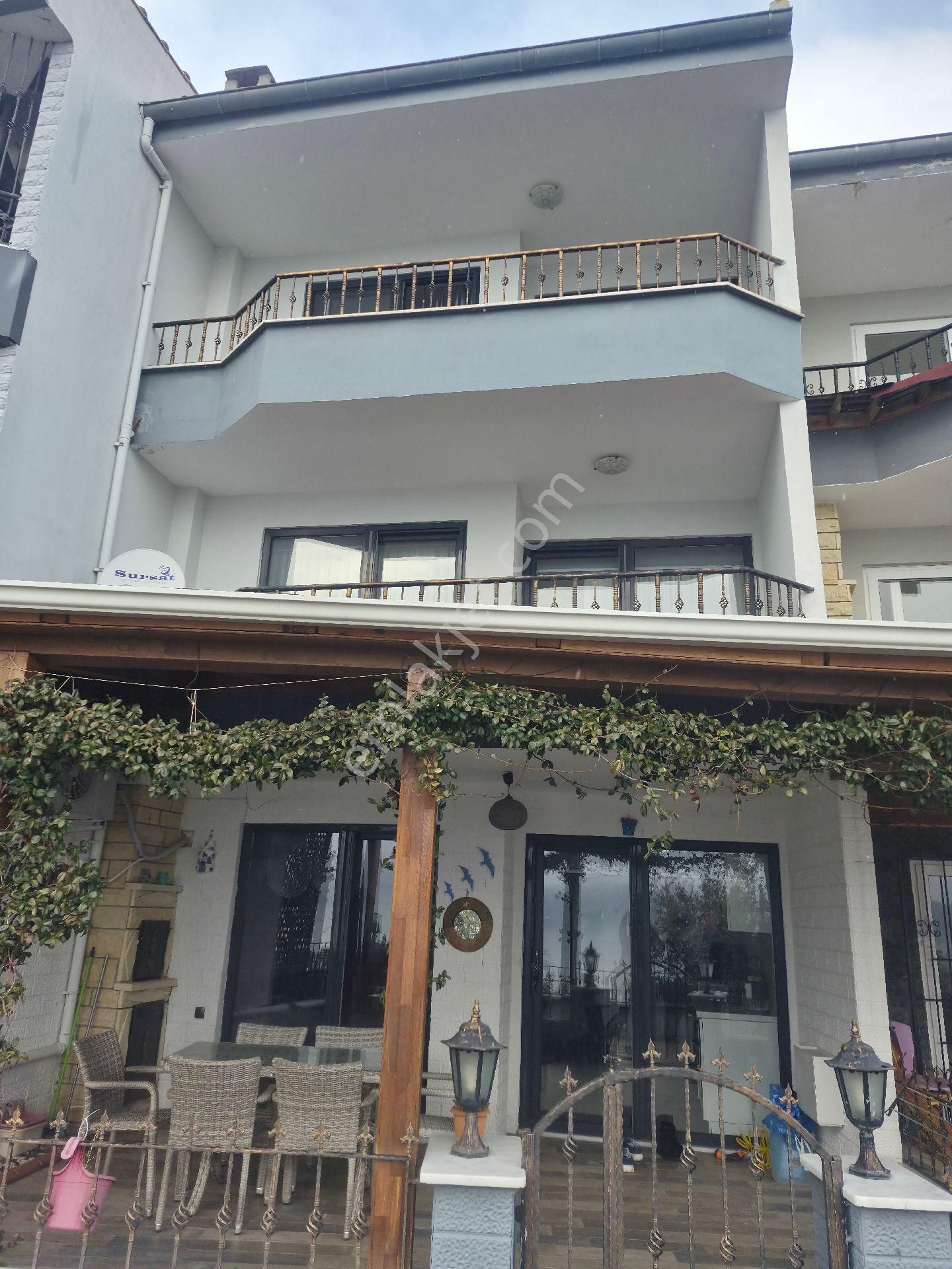 Gemlik K.kumla Feyza Emlak Tan Satılık Havuzlu Villa