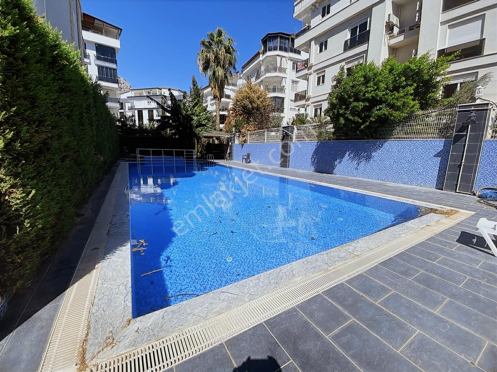 Hurma'da Satılık 3+1 İskanlı Havuzlu Çatı Dubleks