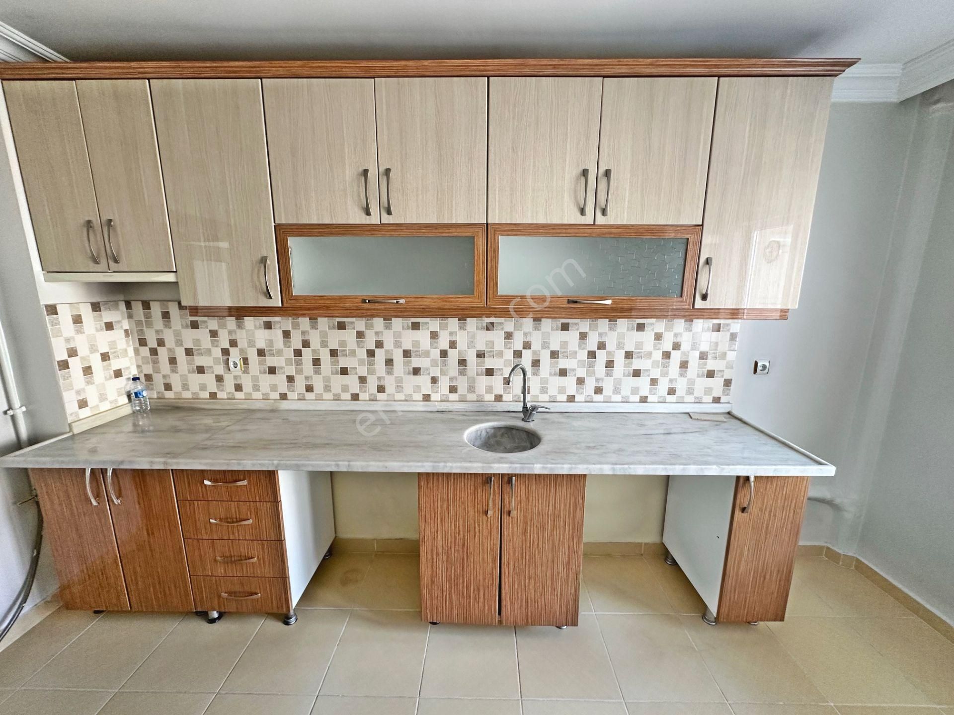 30 Ağustos Okul Yakınında Katta Asansörlü Yapılı 3+1 Satılık Daire - Görsel 5