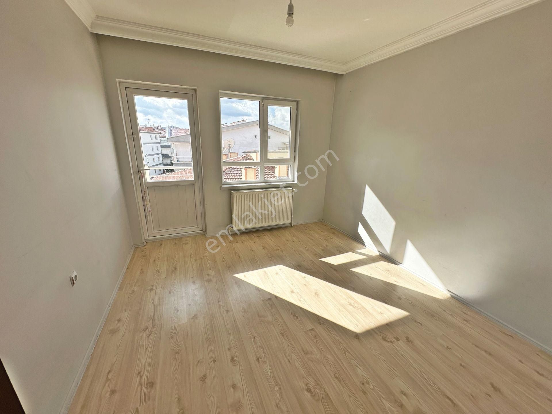 30 Ağustos Okul Yakınında Katta Asansörlü Yapılı 3+1 Satılık Daire - Görsel 14