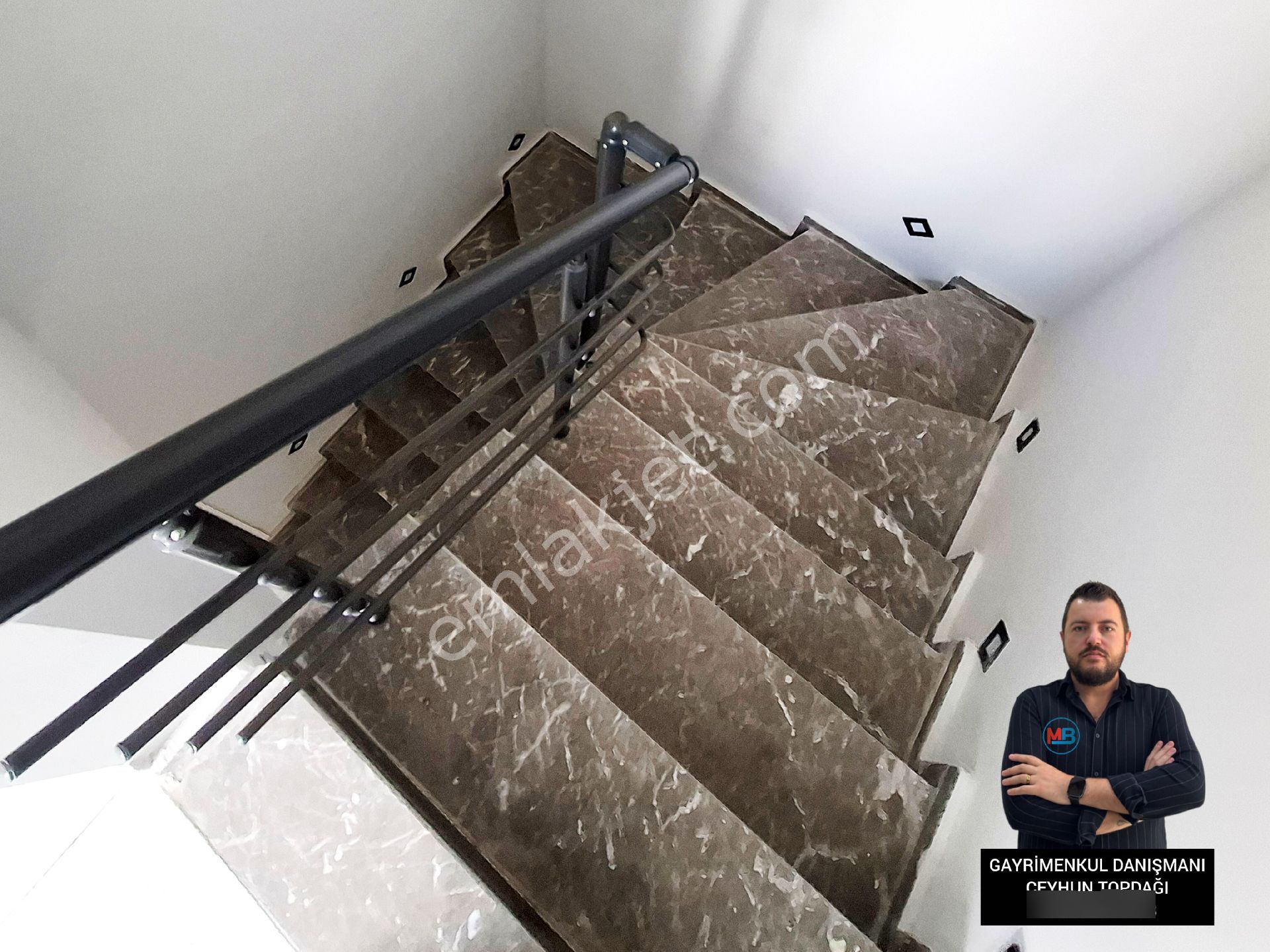 Didim'de Satılık Sıfır 3+1 Ayrı Mutfak Ön Cephe Asansörlü Çatı Dubleksi ! - Görsel 18