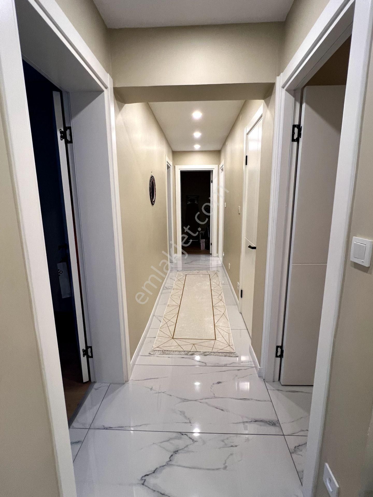 Kozyatağı İnönü Cad. Prestijli Stfa Sitesi Deniz Manzaralı 4+1 - Görsel 18