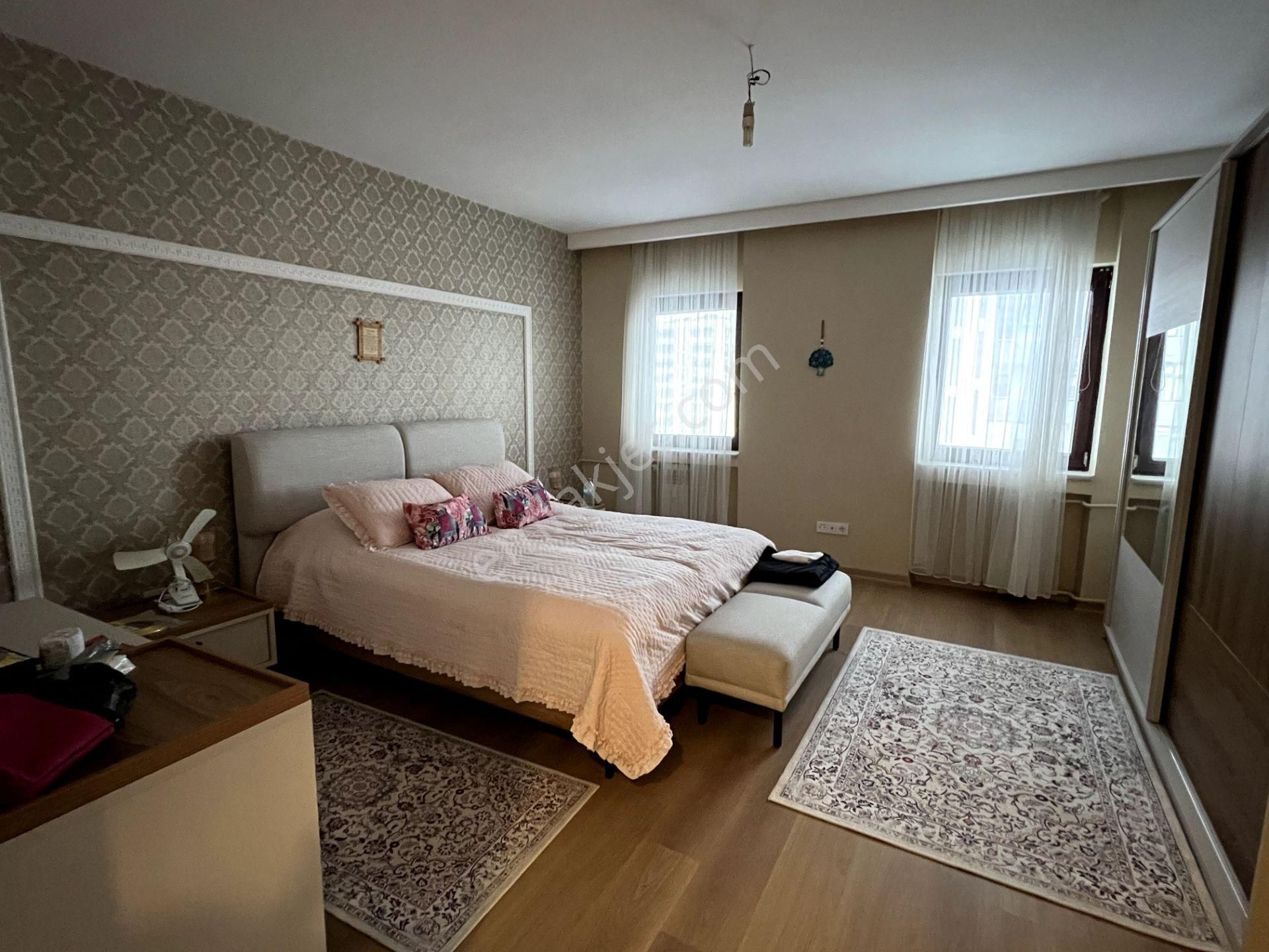 Kozyatağı İnönü Cad. Prestijli Stfa Sitesi Deniz Manzaralı 4+1 - Görsel 20