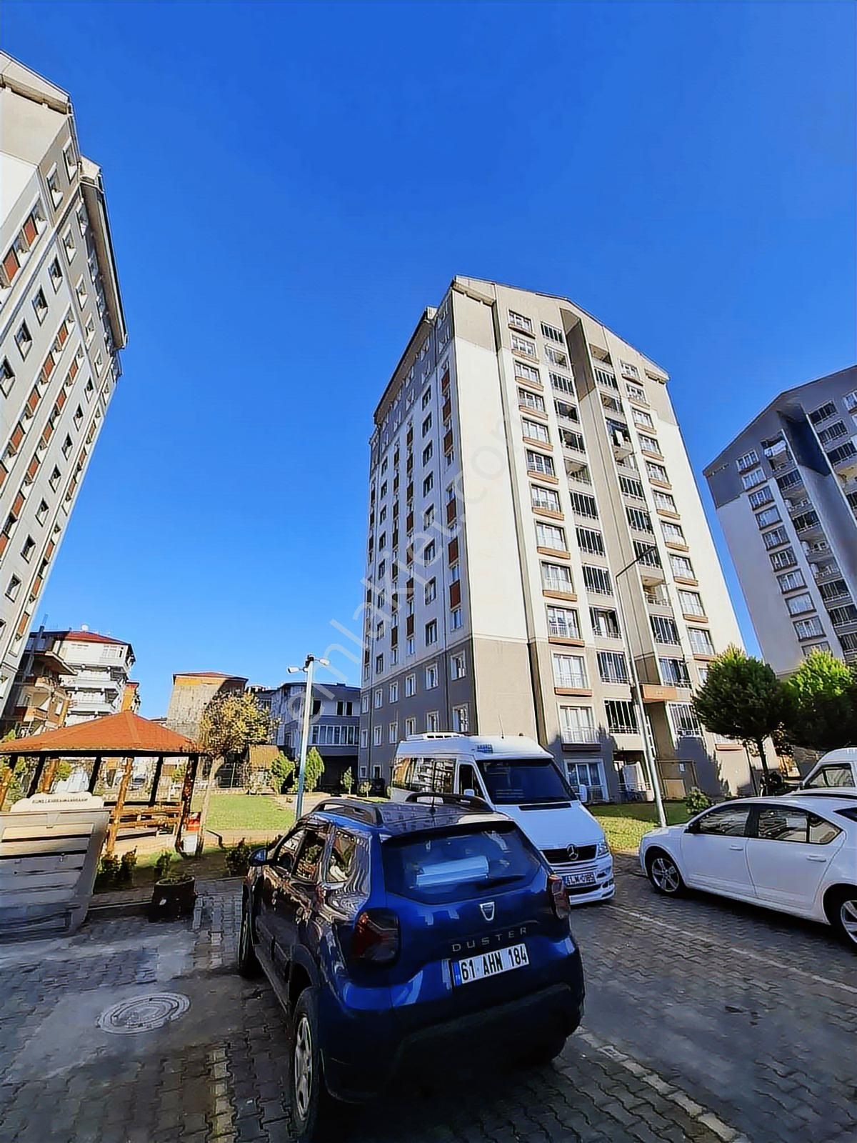 Araklı Yol Gören Tokiler'de Satılık 3+1 Daire