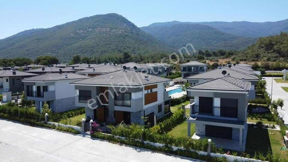 Ev-kur Emlaktan Güzelçamlı'da Denize 650 Mt Satılık 3+1 Villa - Görsel 2