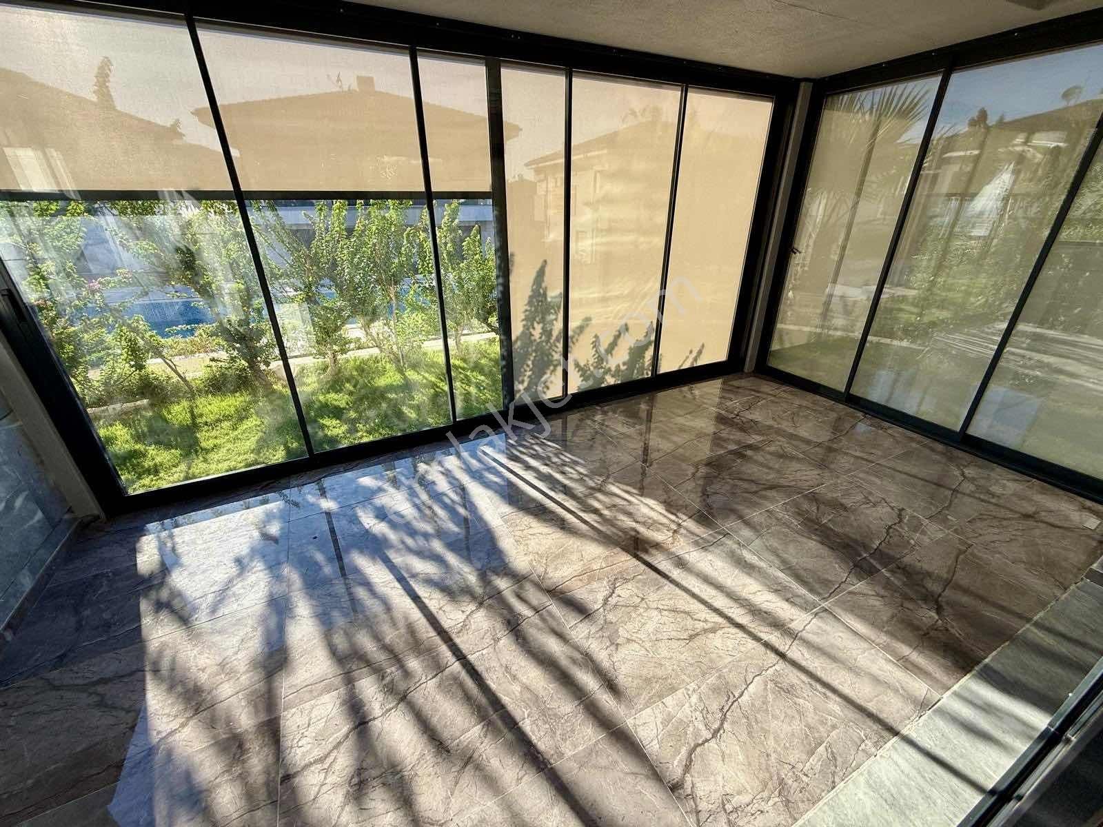 Ev-kur Emlaktan Güzelçamlı'da Denize 650 Mt Satılık 3+1 Villa - Görsel 23