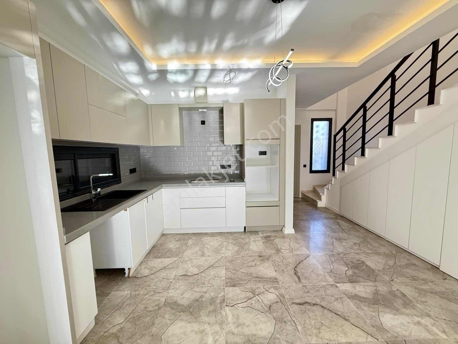 Ev-kur Emlaktan Güzelçamlı'da Denize 650 Mt Satılık 3+1 Villa - Görsel 20