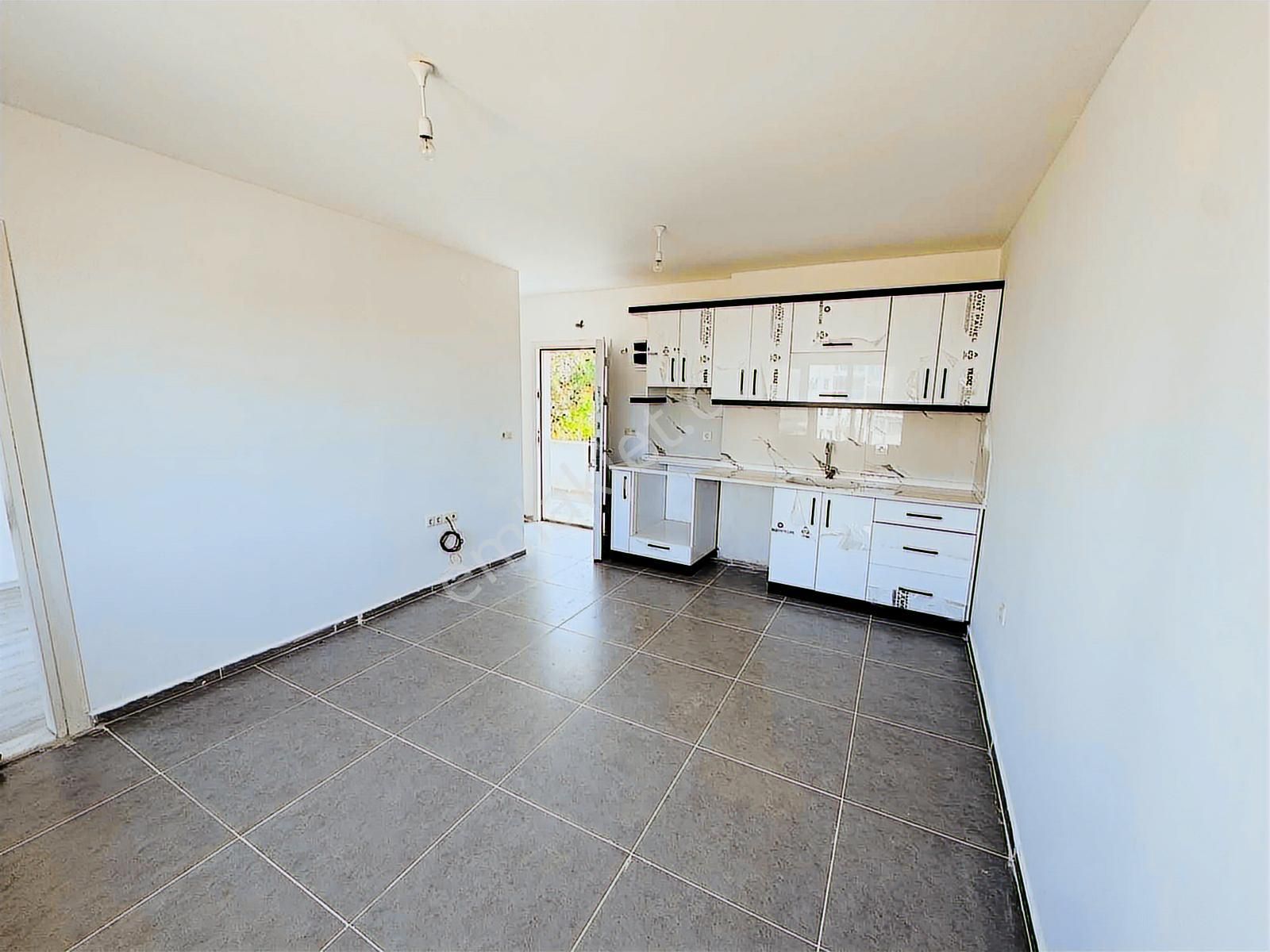 Ev-kur Emlaktan Kuşadası Davutlar'da 50 M2 Satılık 1+1 Daire