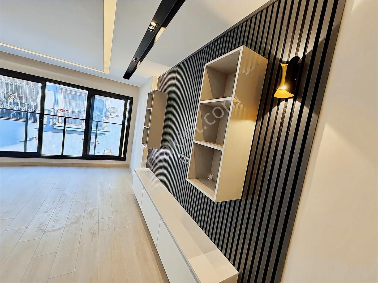 Kuşadası Davutlar'da Ara Kat 90 M2 Tasarım Harikası 2+1 Daire - Görsel 9