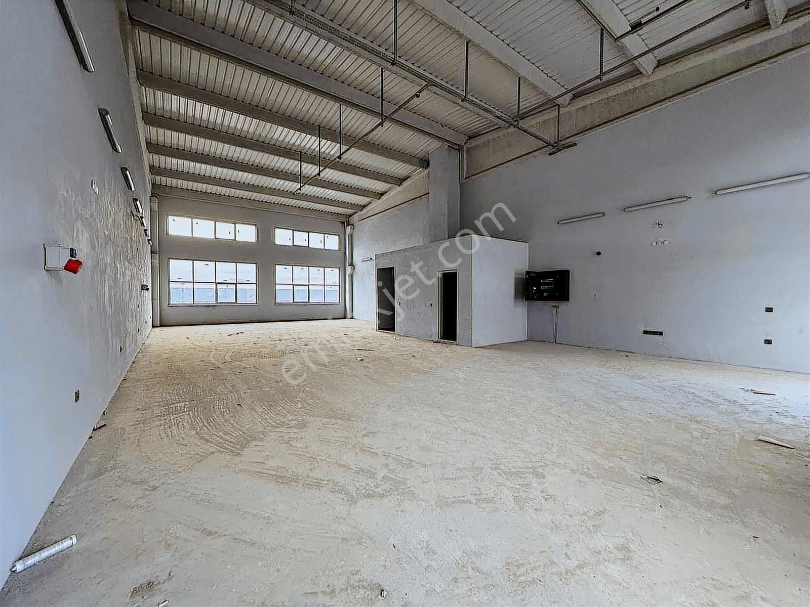 Atakan Lay'dan Toybelen Sanayi Sitesinde 200 M² Kiralık Dükkan - Görsel 6