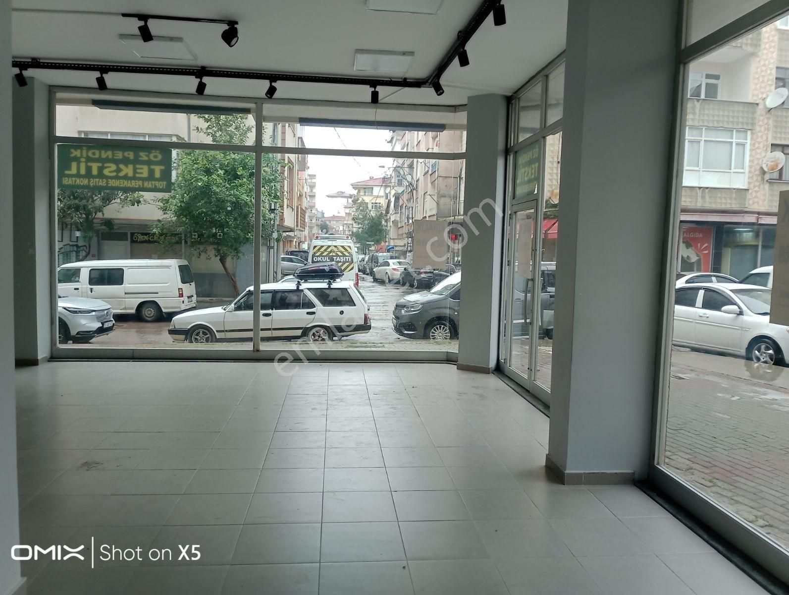 Pendik Çamçeşme Mahallesi'nde Kombili 100m2 Düz Giriş Dükkan - Görsel 17