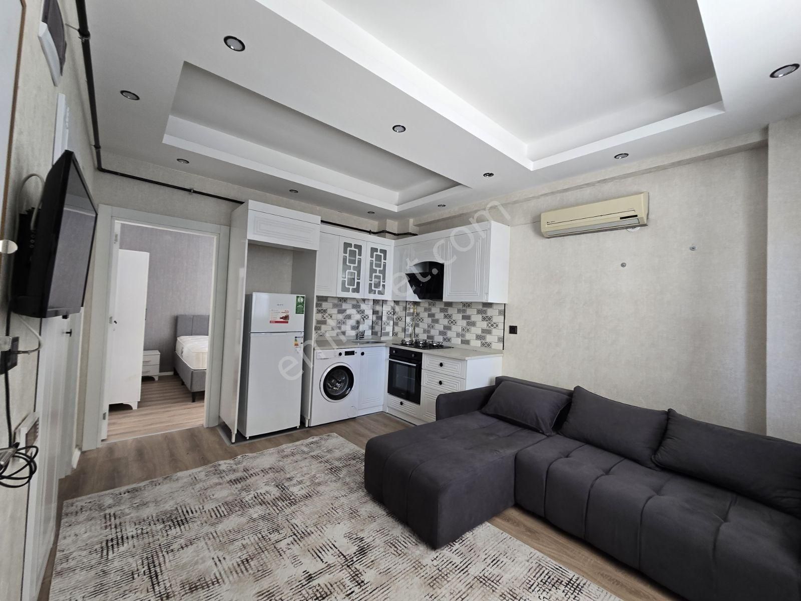 Yasin Batan'dan Emine Göncü Lisesi Yanı Eşyalı Mükemmel 1+1!