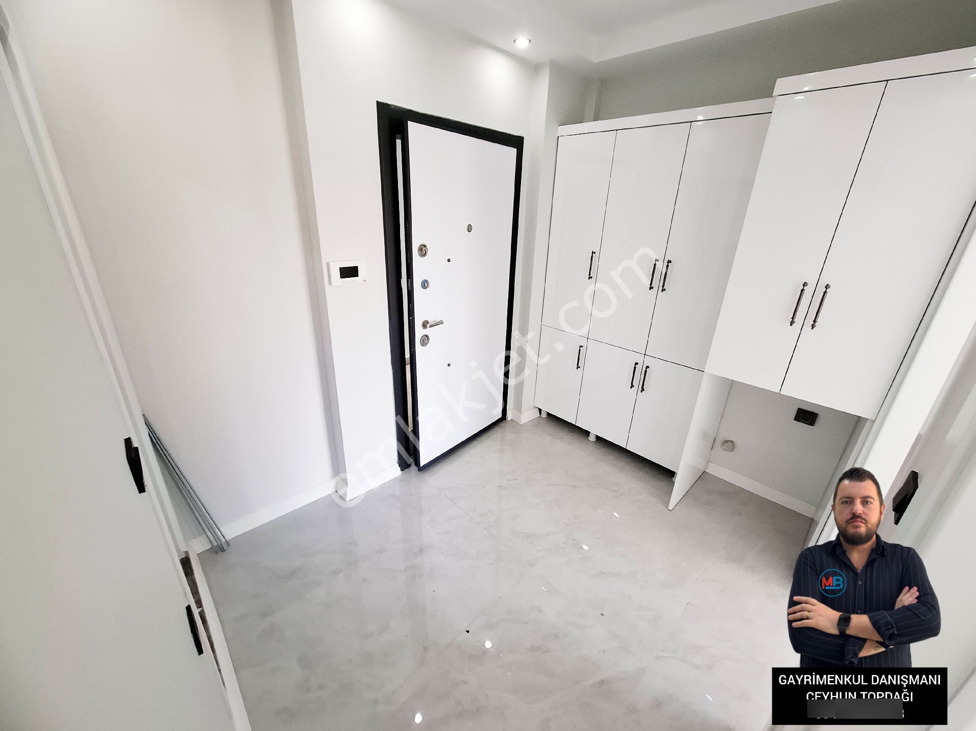 Didim'de Satılık 1+1 Ön Cephe Sıfır Orta Kat Asansörlü Daire ! - Görsel 4