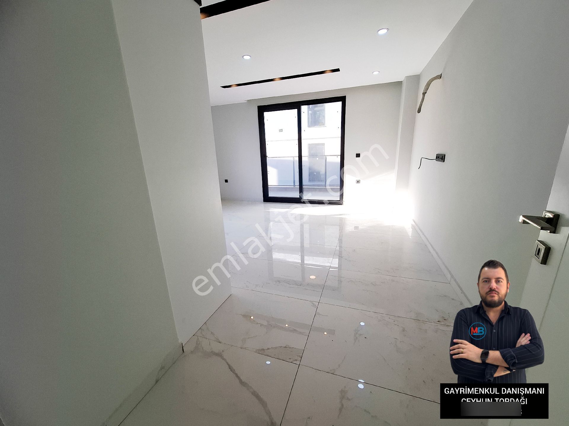 Didimde Satılık 2+1 Orta Kat Havuzlu Site İçerisinde Ön Cephe Asansörlü Daire ! - Görsel 3