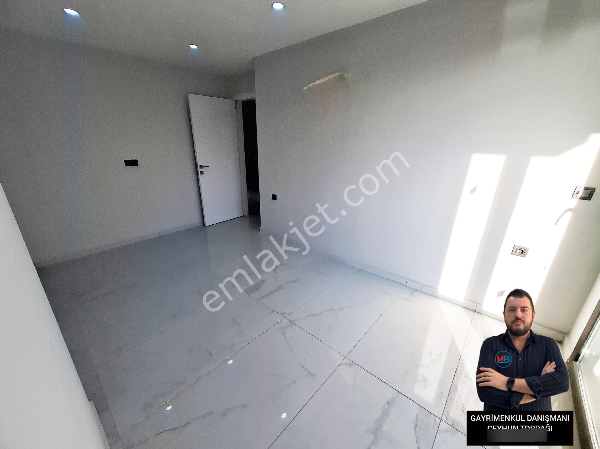 Didimde Satılık 2+1 Orta Kat Havuzlu Site İçerisinde Ön Cephe Asansörlü Daire ! - Görsel 18