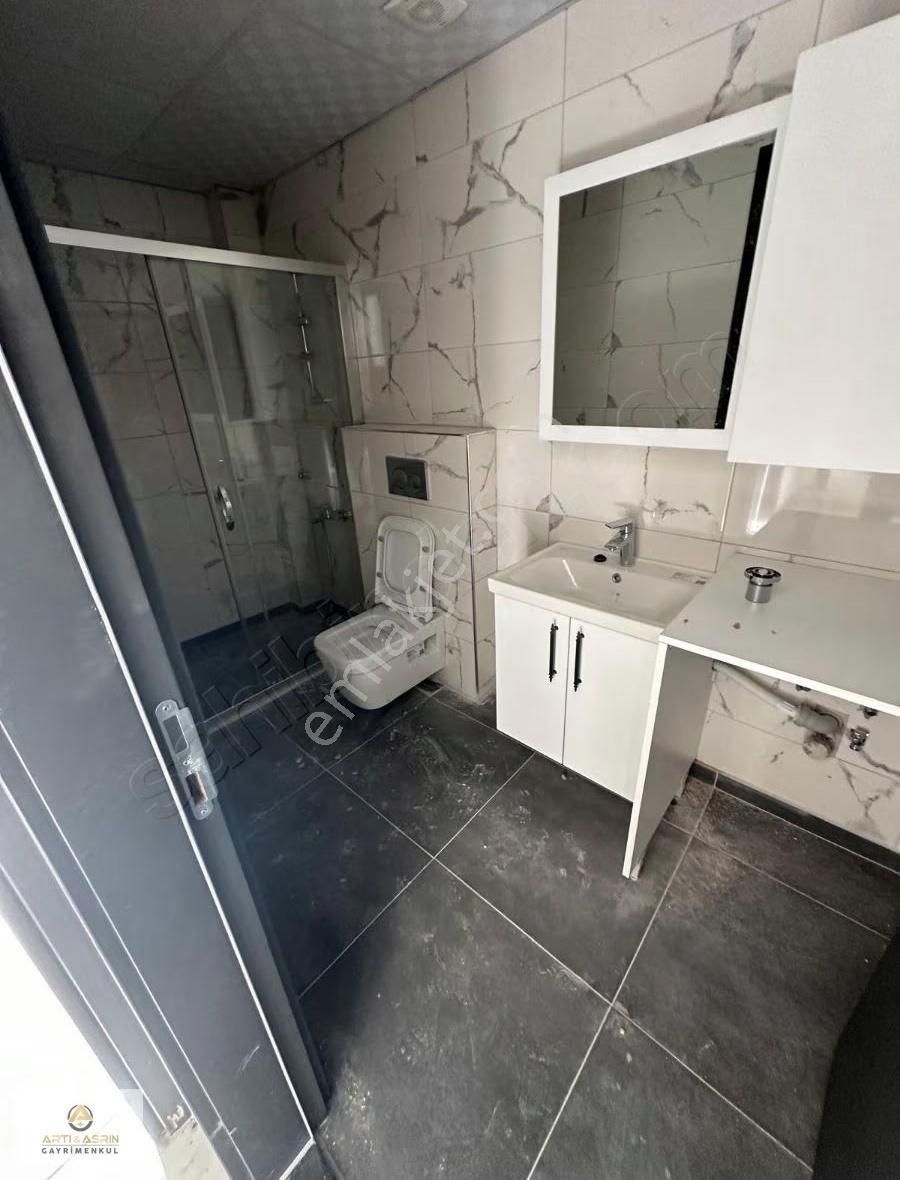 2+1 Kuşadası Merkez'de Satılık Daire - Görsel 3