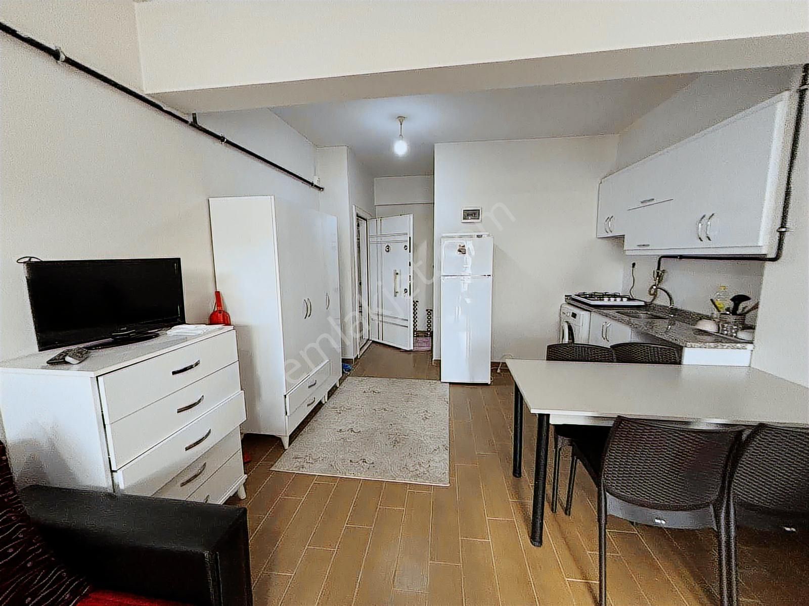 Şehir Merkezinde Çark Caddesine Yakın Eşyalı 1+0 Daire - Görsel 6