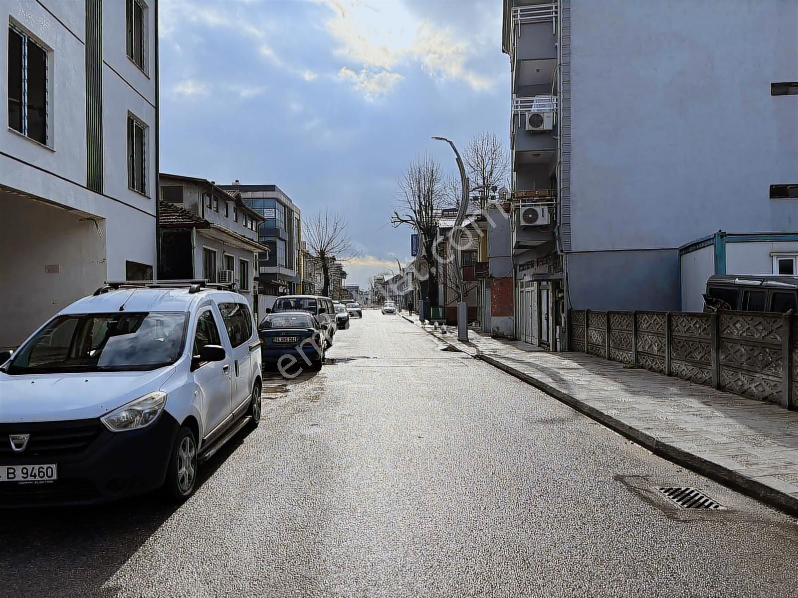 Şehir Merkezinde Çark Caddesine Yakın Eşyalı 1+0 Daire - Görsel 9