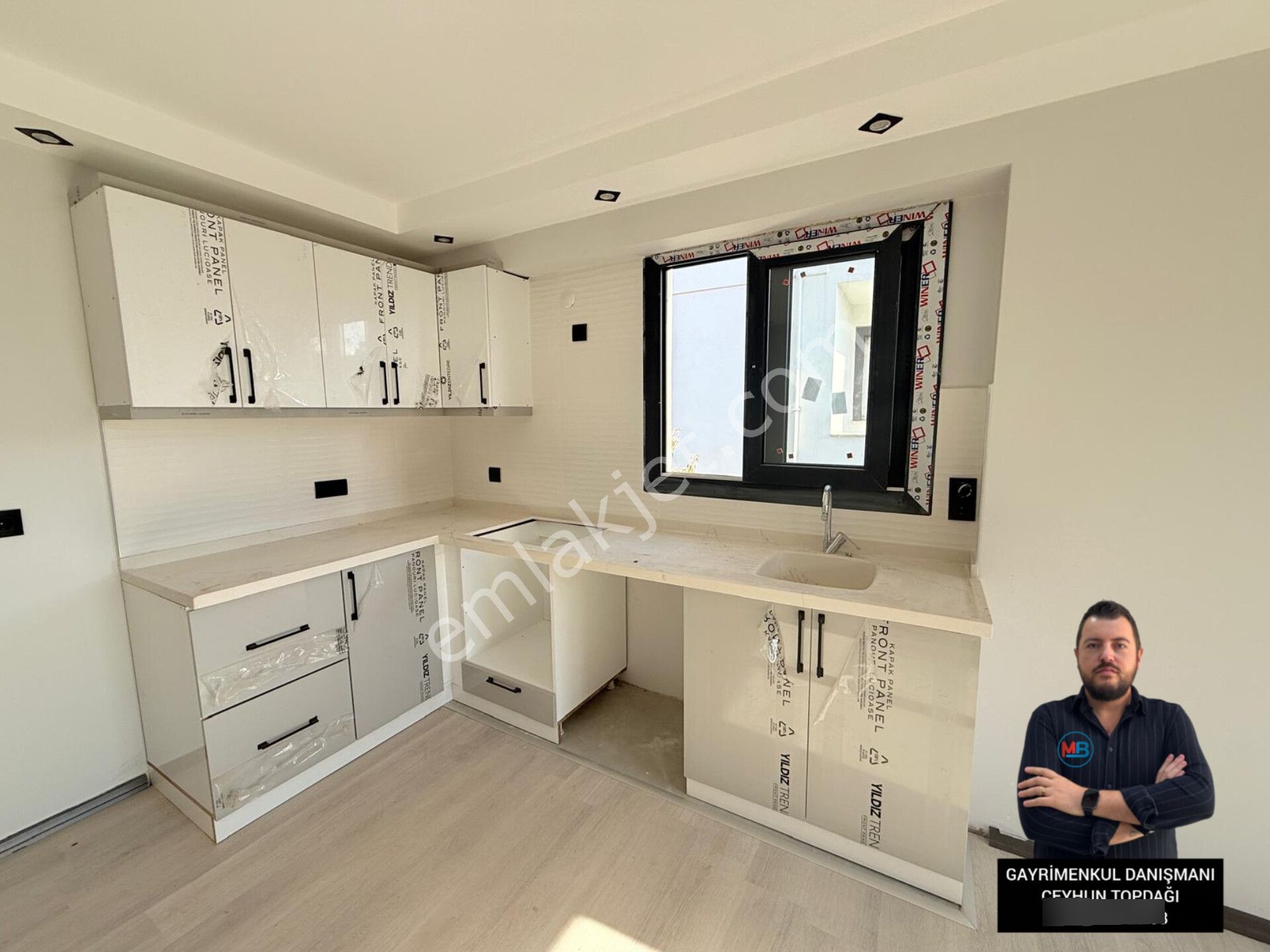 Didim'de Satılık 2+1 Sıfır Orta Kat Ön Cephe Çarşıya Yakın Konumda Daire ! - Görsel 13