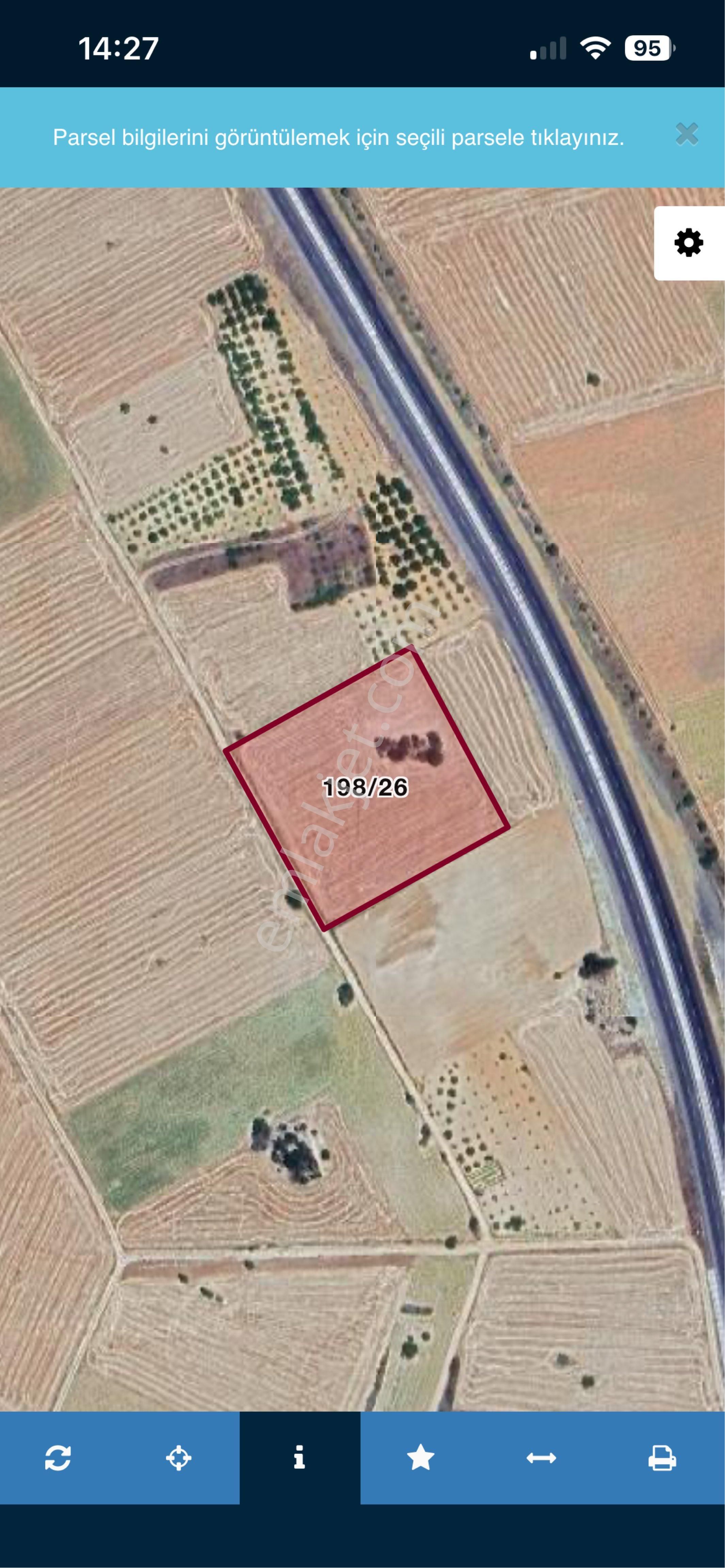 Seydişehir-beyşehir Yolu Üzerinde Cips Fabrikasına Yakın Tarla