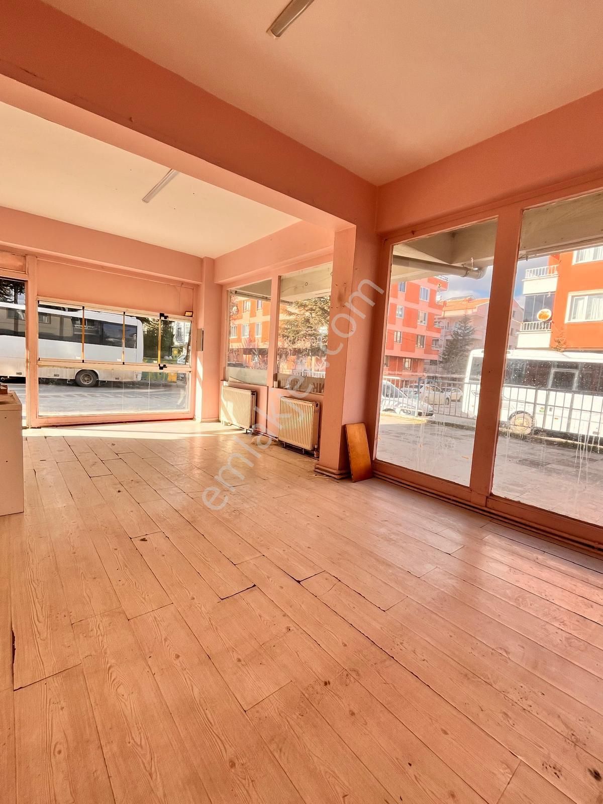 Ns Prestij Den Elvanda Kullanışlı Köşe Başı Dükkan - Görsel 4