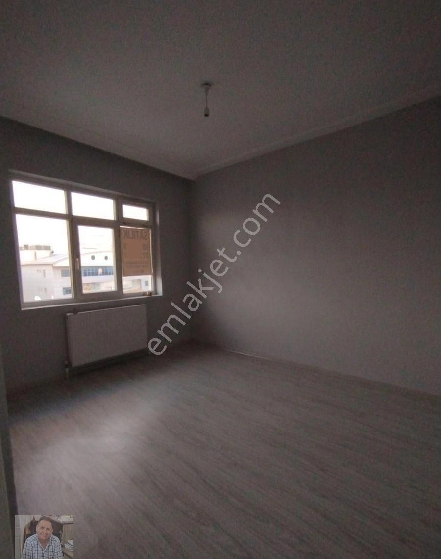Abidinpaşa'da 115m2 3. Kat 3+1 Full Yapılı Çift Balkon Yalıtımlı Salon Bağımlı Manzaralı Kiralık - Görsel 8