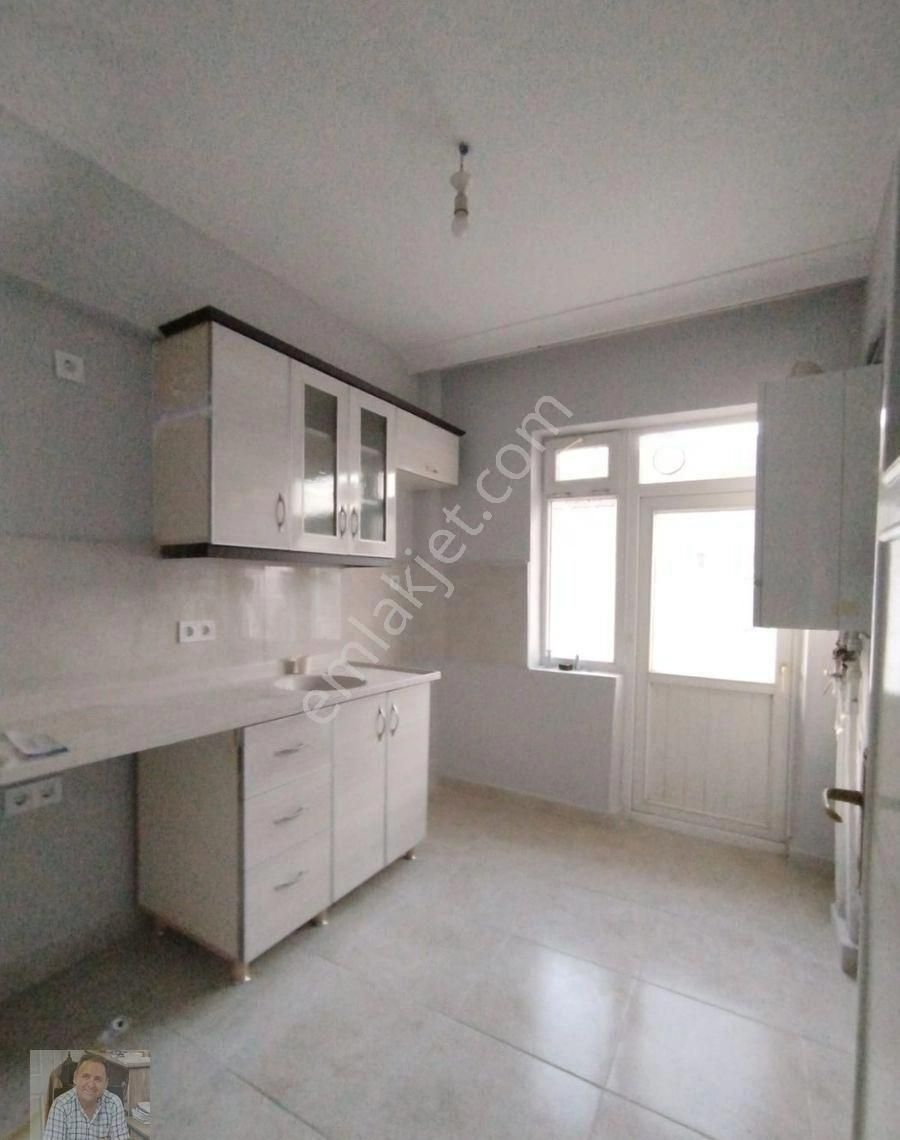 Abidinpaşa'da 115m2 3. Kat 3+1 Full Yapılı Çift Balkon Yalıtımlı Salon Bağımlı Manzaralı Kiralık - Görsel 9