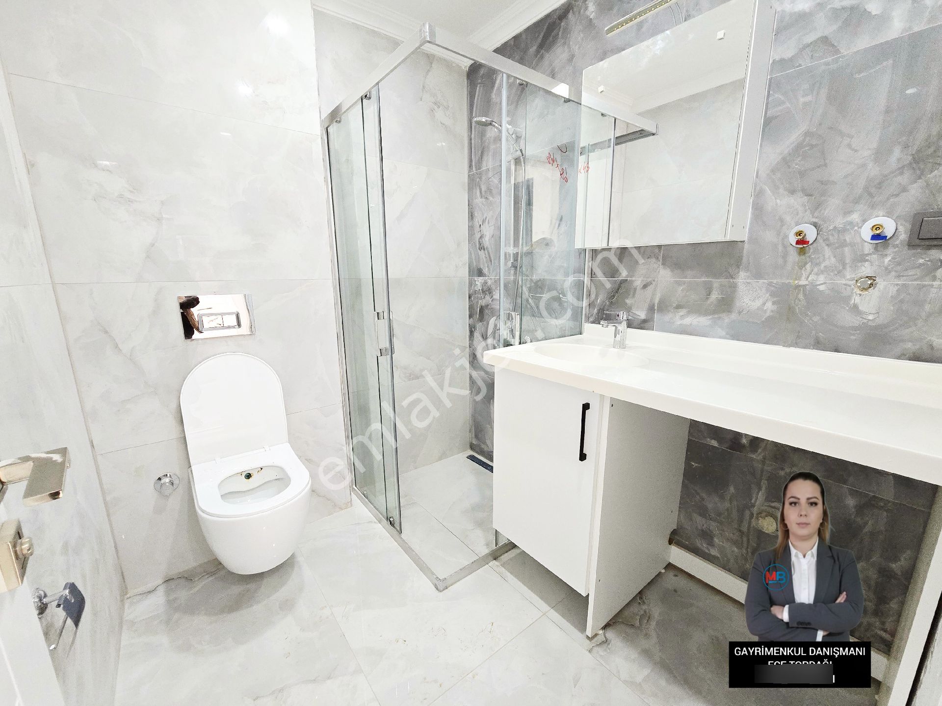 Didim'de Satılık 2+1 Yüksek Giriş Havuzlu Sitede Ön Cephe Asansörlü Daire! - Görsel 8