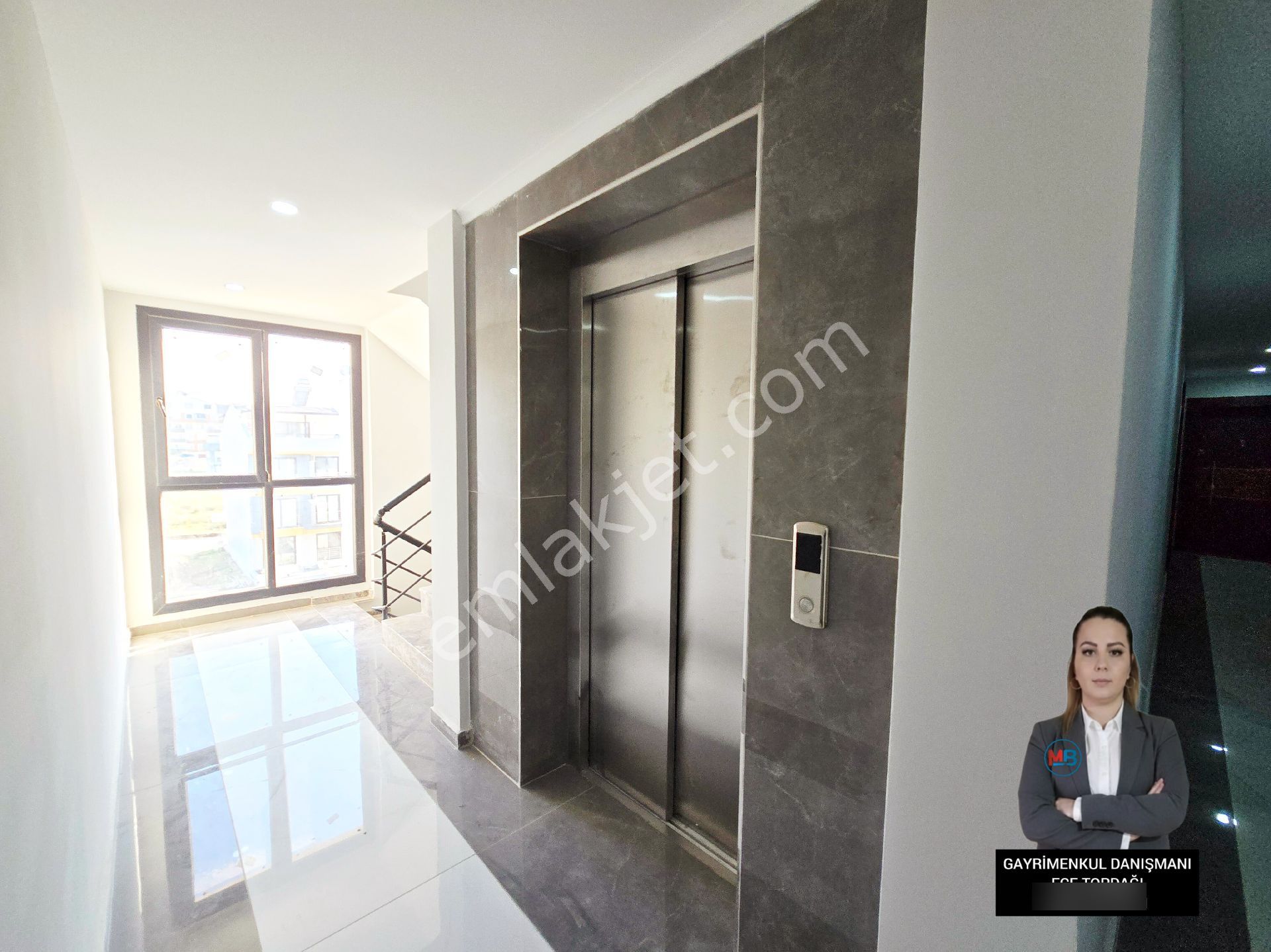 Didim'de Satılık 2+1 Ortakat Havuzlu Sitede Ön Cephe Asansörlü Daire! - Görsel 3