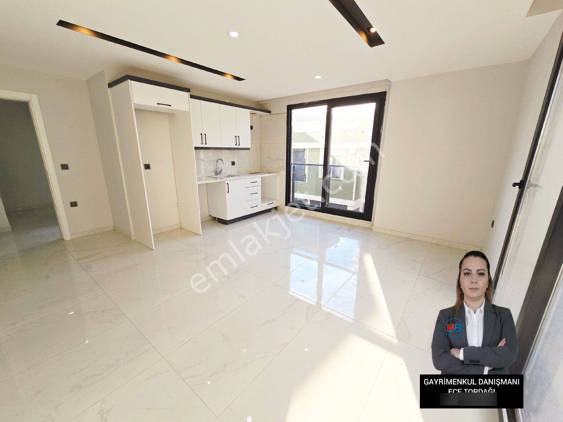 Didim'de Satılık 2+1 Ortakat Havuzlu Sitede Ön Cephe Asansörlü Daire! - Görsel 4