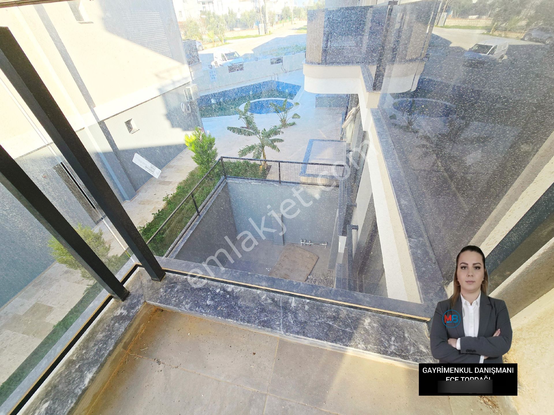 Didim'de Satılık 2+1 Ortakat Havuzlu Sitede Ön Cephe Asansörlü Daire! - Görsel 6